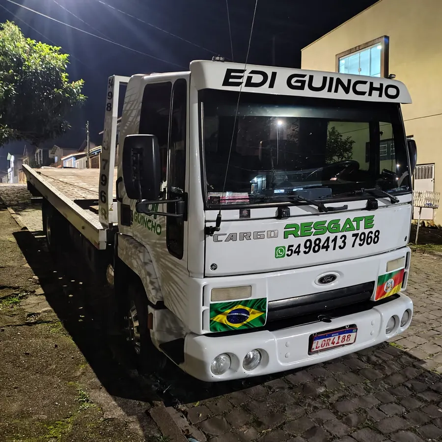 Caminhão plataforma EDI Guincho